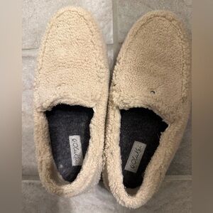 Olu Kai Slipper